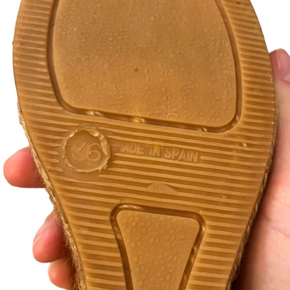 GAIMO Red Canvas Wedge Espadrilles with Natural Jute - Picture 11 of 14